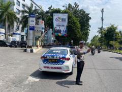 Pemeriksaan Balon Cagub/Wagub, Satgas Kawal Lantas Gatur Lalin di Seputaran RSUD Arifin Ahmad
